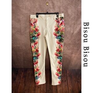 Bisou Bisou by Michele Bohbot~white tropical floral jeans~Women’s size 14~EUC
